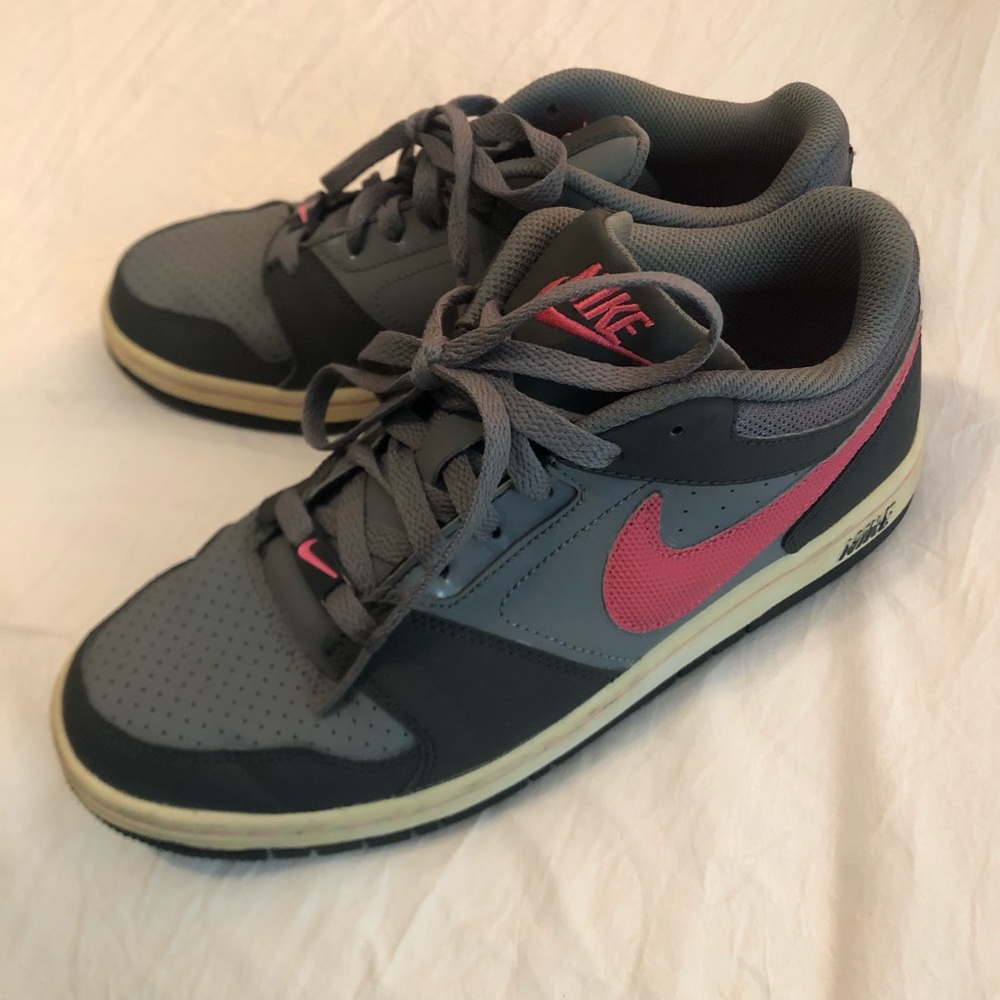 Nike 6Y/womens 7.5 low tops